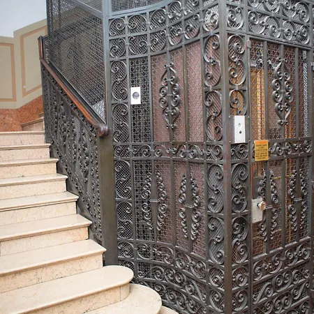 Enjoy - Luxury Experience In The Heart Of Apartman Bologna
